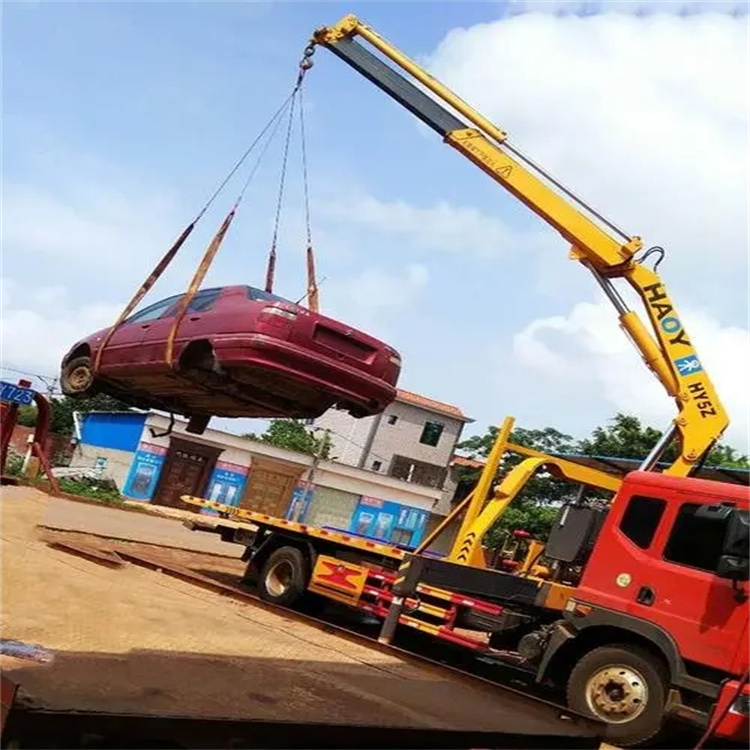 张家口吊车吊汽车的正确方法